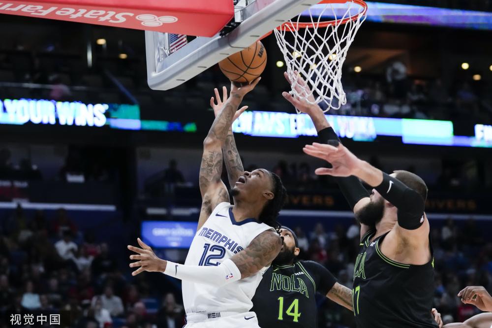 直系亲属的 直系亲属的